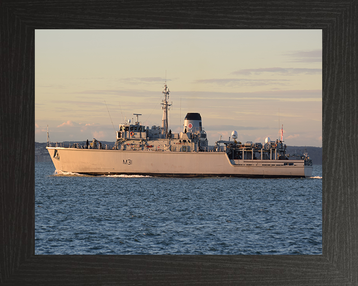 HMS Cattistock M31 Royal Navy Hunt class mine hunter Photo Print or Framed Print - Hampshire Prints