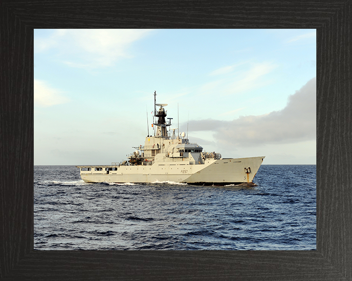 HMS Clyde P257 Royal Navy River class offshore patrol vessel Photo Print or Framed Print - Hampshire Prints