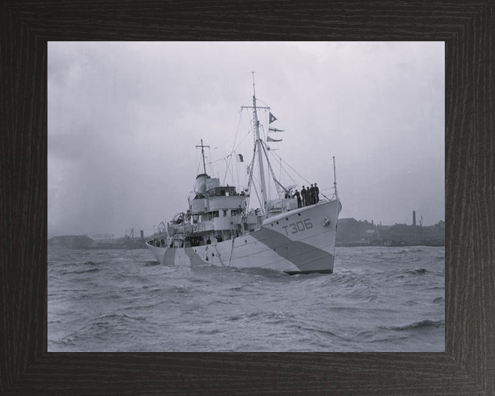 HMS Bream T306 Royal Navy Fish class anti submarine warfare trawler Photo Print or Framed Print - Hampshire Prints