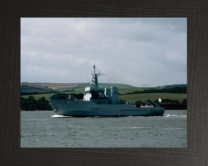 HMS Arun M2014 Royal Navy River class minesweeper Photo Print or Framed Print - Hampshire Prints