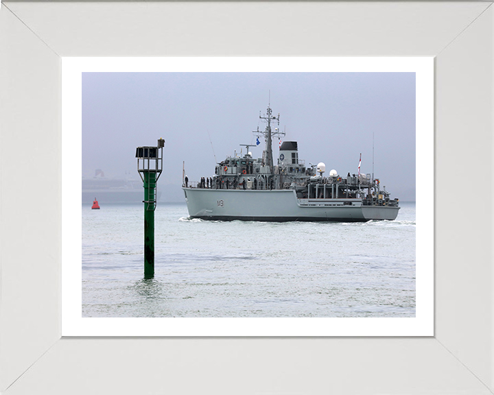 HMS Cattistock M31 Royal Navy Hunt class mine hunter Photo Print or Framed Print - Hampshire Prints