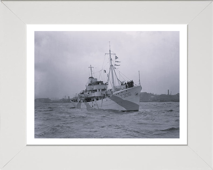 HMS Bream T306 Royal Navy Fish class anti submarine warfare trawler Photo Print or Framed Print - Hampshire Prints