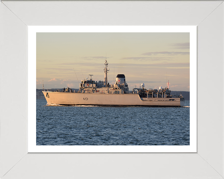 HMS Cattistock M31 Royal Navy Hunt class mine hunter Photo Print or Framed Print - Hampshire Prints