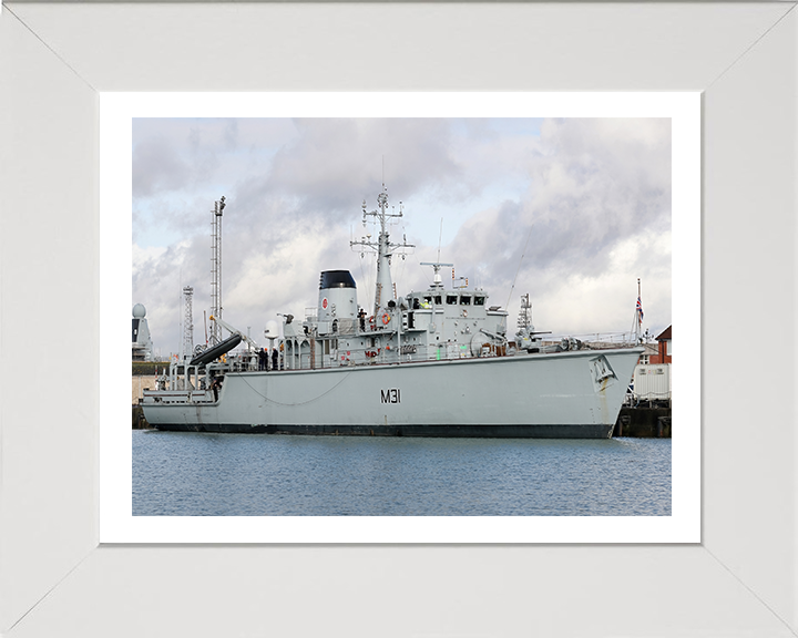 HMS Cattistock M31 | Photo Print | Framed Print | Hunt Class | Minehunter | Royal Navy - Hampshire Prints