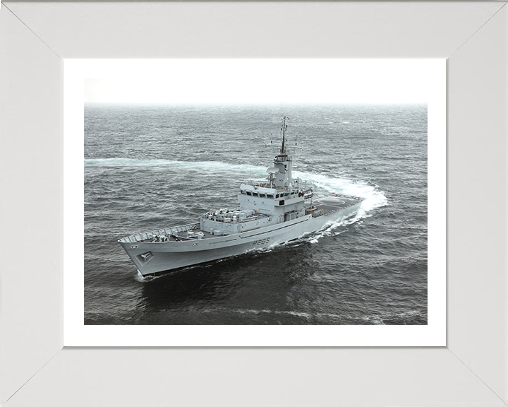 HMS Dumbarton Castle P265 | Photo Print | Framed Print | Castle Class | Patrol Vessel | Royal Navy - Hampshire Prints