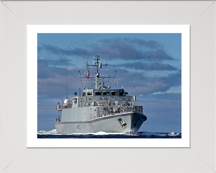 HMS Bangor M109 Royal Navy Sandown class minehunter Photo Print or Framed Print - Hampshire Prints