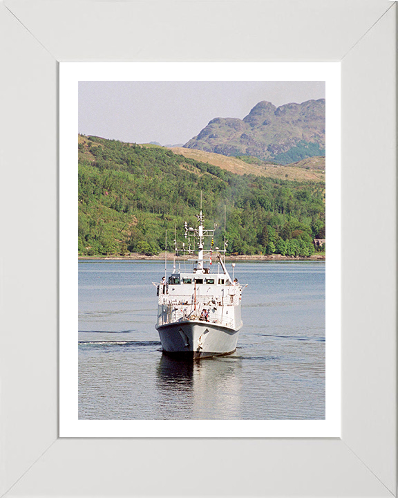 HMS Blyth M111 Royal Navy Sandown class minehunter Photo Print or Framed Print - Hampshire Prints