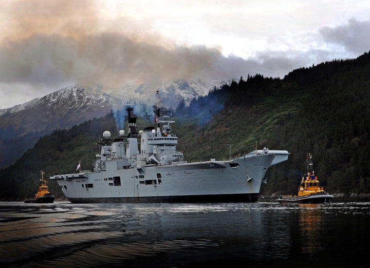 HMS Illustrious R06 | Photo Print | Framed Print | Invincible Class | Aircraft Carrier | Royal Navy - Hampshire Prints