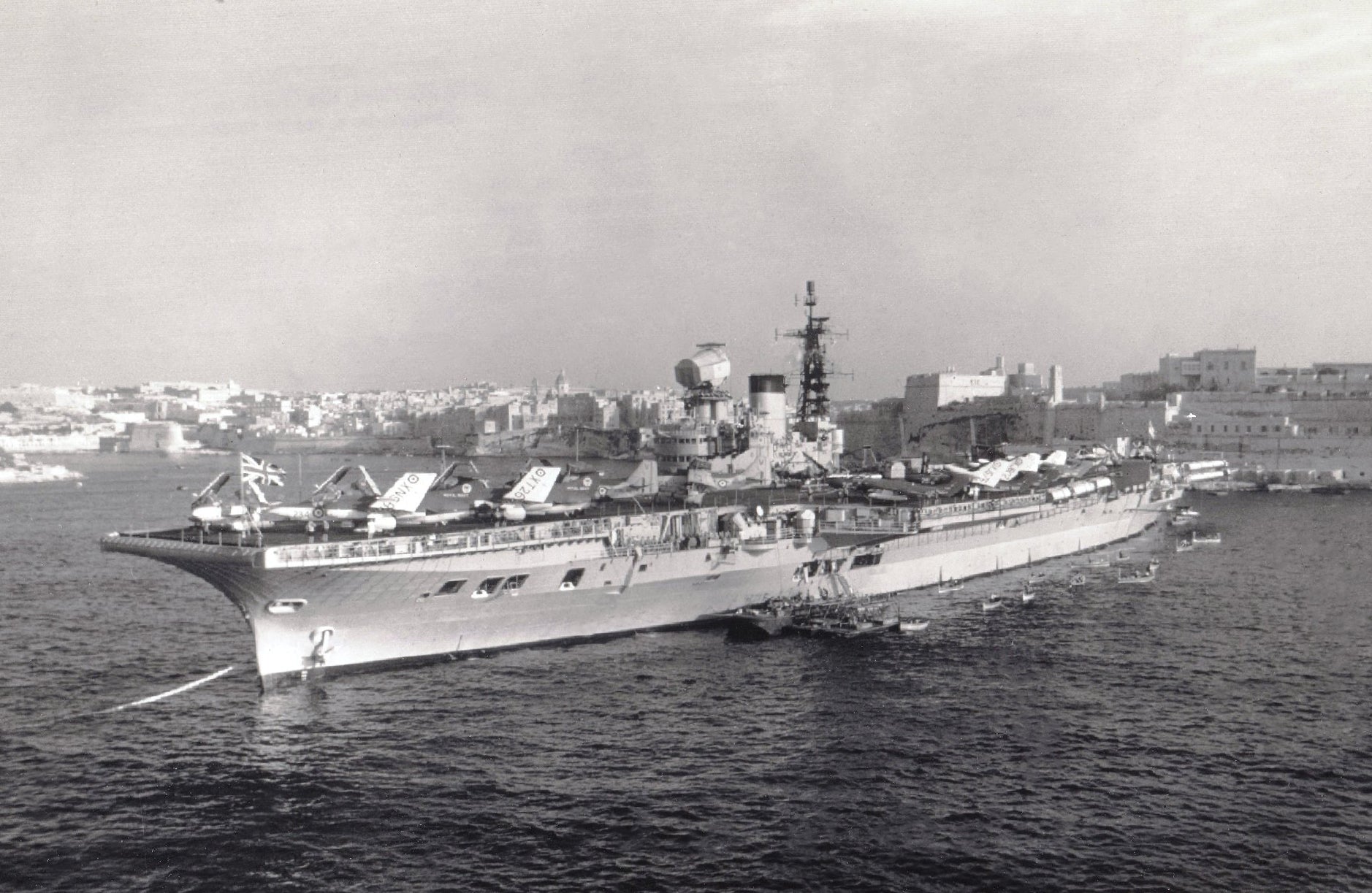 Hms Victorious R38