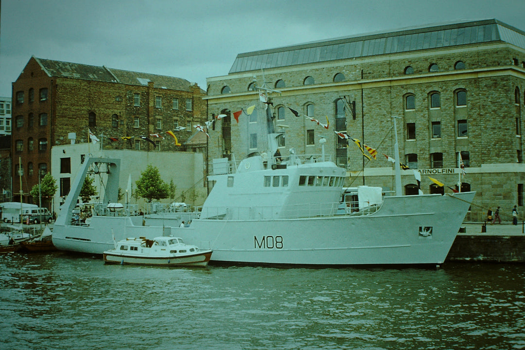 HMS Venturer M08 Royal Navy Converted minesweeper Photo Print or Framed Print - Hampshire Prints