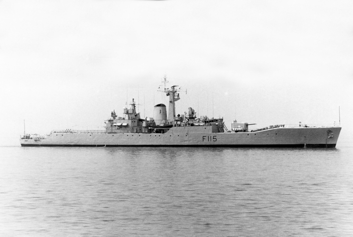 HMS Berwick F115 Royal Navy Rothesay Class frigate Photo Print or Framed Print - Hampshire Prints