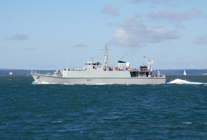 HMS Pembroke M107 Royal Navy Sandown class Mine Hunter Photo Print or Framed Photo Print - Hampshire Prints