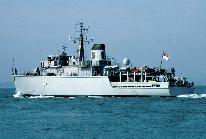 HMS Quorn M41 Royal Navy Hunt class mine countermeasures vessel Photo Print or Framed Print - Hampshire Prints