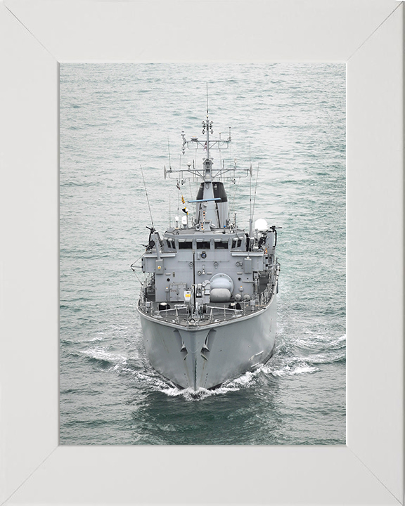 HMS Chiddingfold M37 Royal Navy Hunt Class Minesweeper Photo Print or Framed Print - Hampshire Prints