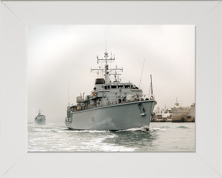 HMS Dulverton M35 Royal Navy Hunt class mine countermeasures vessel Photo Print or Framed Print - Hampshire Prints