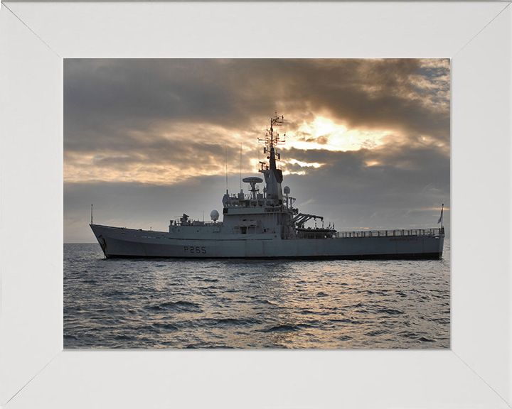 HMS Dumbarton Castle P265 | Photo Print | Framed Print | Castle Class | Patrol Vessel | Royal Navy - Hampshire Prints