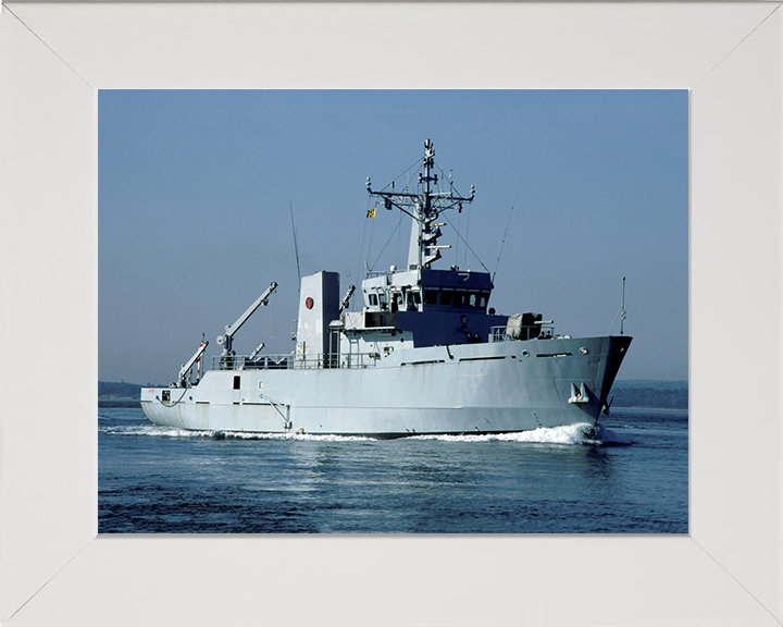 HMS Arun M2014 Royal Navy River class minesweeper Photo Print or Framed Print - Hampshire Prints