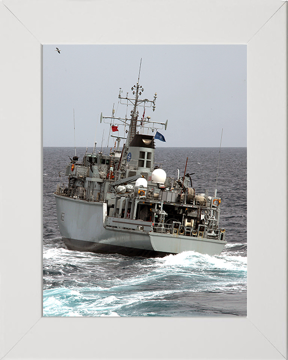 HMS Brocklesby M33 Royal Navy Hunt class Mine Counter Measures Vessel Photo Print or Framed Print - Hampshire Prints