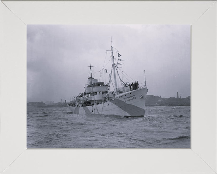 HMS Bream T306 Royal Navy Fish class anti submarine warfare trawler Photo Print or Framed Print - Hampshire Prints