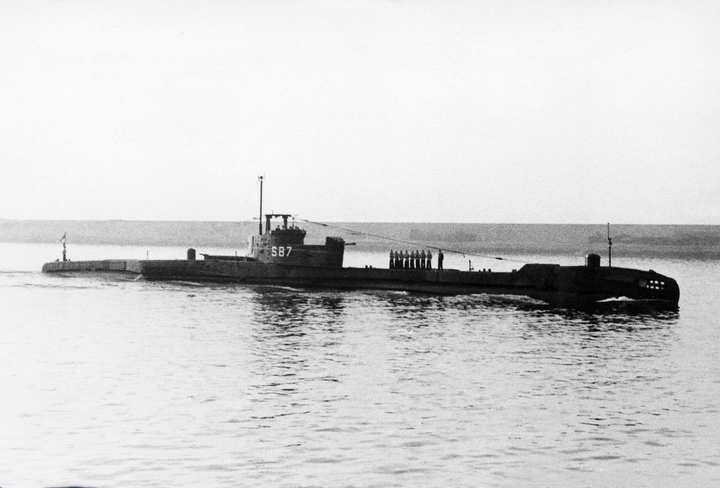 HMS Tally-Ho P317 Royal Navy T class Submarine Photo Print or Framed Print - Hampshire Prints