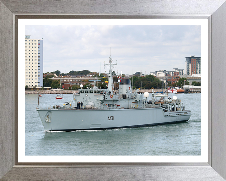 HMS Cattistock M31 Royal Navy Hunt class mine hunter Photo Print or Framed Print - Hampshire Prints