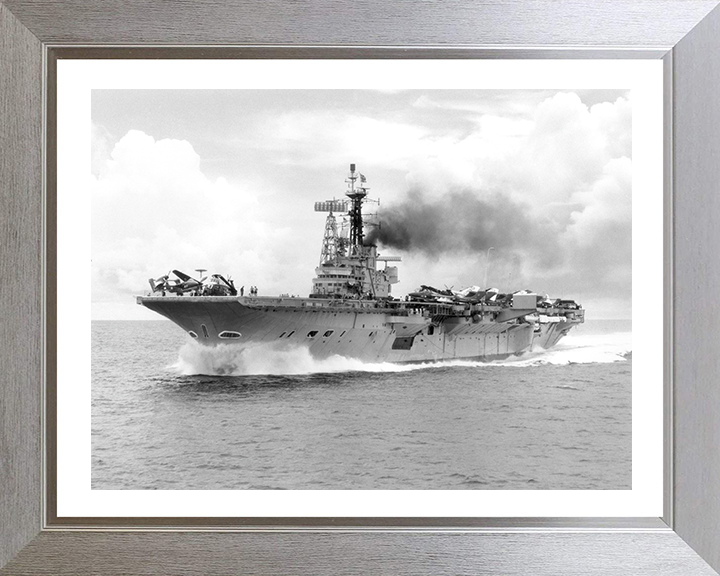 HMS Centaur R06 | Photo Print | Framed Print | Centaur Class | Fleet Carrier | Royal Navy - Hampshire Prints