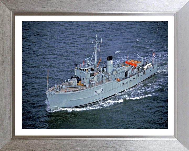 HMS Brereton M1113 Royal Navy Ton class minesweeper Photo Print or Framed Print - Hampshire Prints