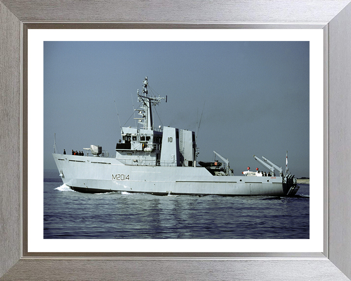 HMS Arun M2014 Royal Navy River class minesweeper Photo Print or Framed Print - Hampshire Prints