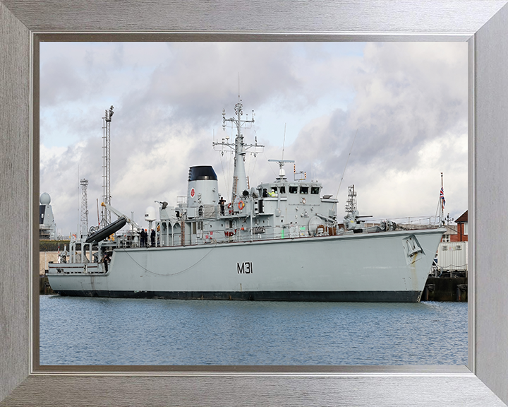 HMS Cattistock M31 | Photo Print | Framed Print | Hunt Class | Minehunter | Royal Navy - Hampshire Prints