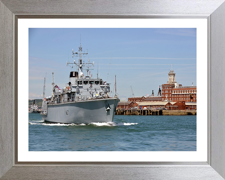 HMS Chiddingfold M37 | Photo Print | Framed Print | Hunt Class | Minehunter | Royal Navy - Hampshire Prints