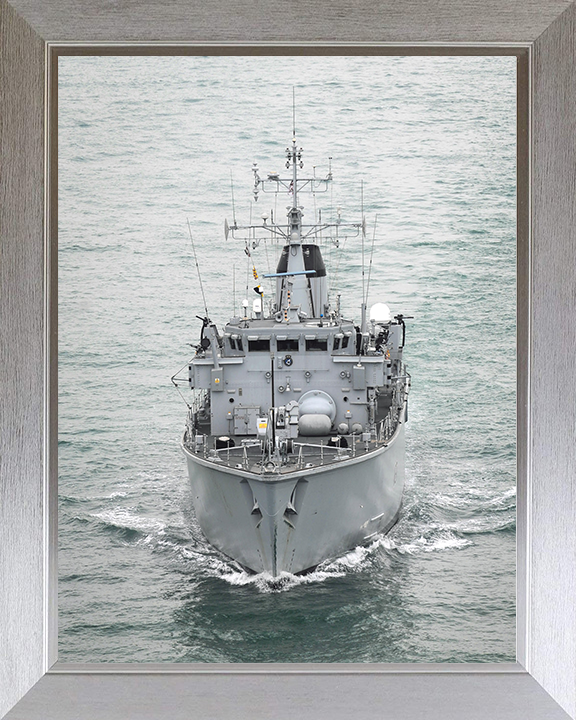 HMS Chiddingfold M37 Royal Navy Hunt Class Minesweeper Photo Print or Framed Print - Hampshire Prints