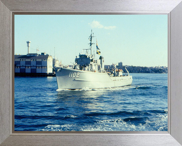 HMS Alcaston M1102 Royal Navy Ton Class Minesweeper Photo Print or Framed Print - Hampshire Prints