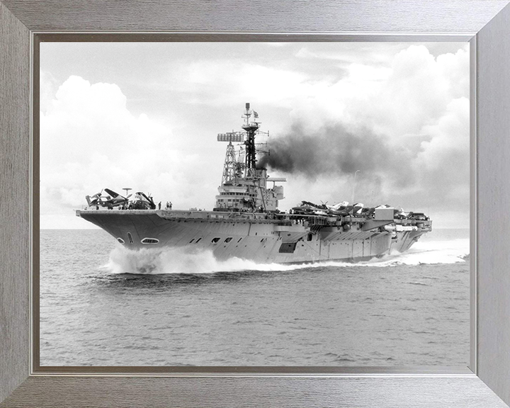 HMS Centaur R06 | Photo Print | Framed Print | Centaur Class | Fleet Carrier | Royal Navy - Hampshire Prints