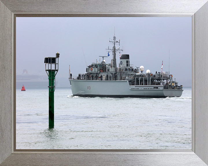 HMS Cattistock M31 Royal Navy Hunt class mine hunter Photo Print or Framed Print - Hampshire Prints