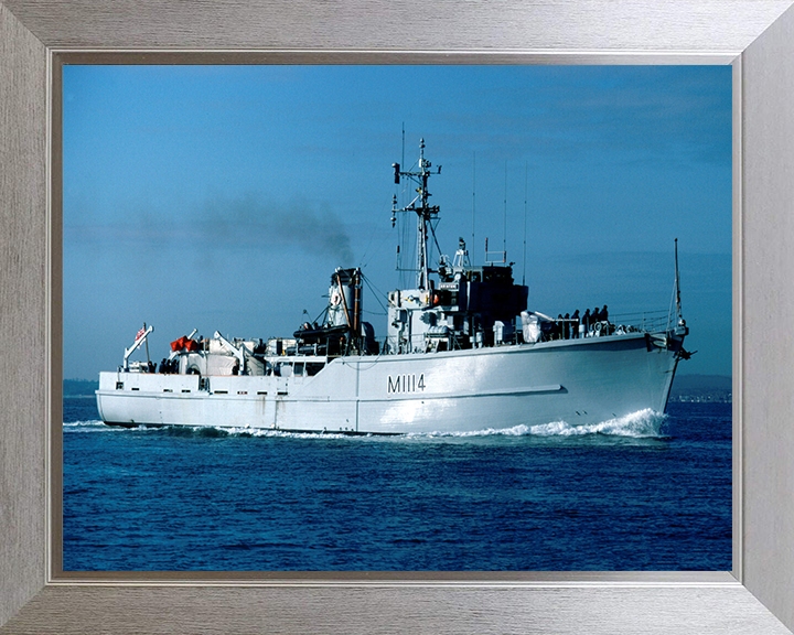 HMS Brinton M1114 Royal Navy Ton Class Minesweeper Photo Print or Framed Print - Hampshire Prints