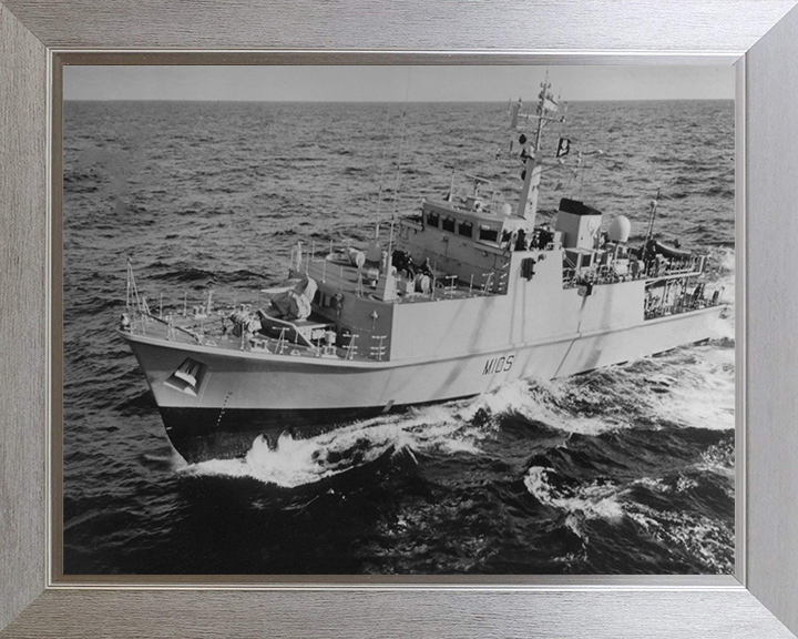 HMS Bridport M105 Royal Navy Sandown class minehunter Photo Print or Framed Print - Hampshire Prints