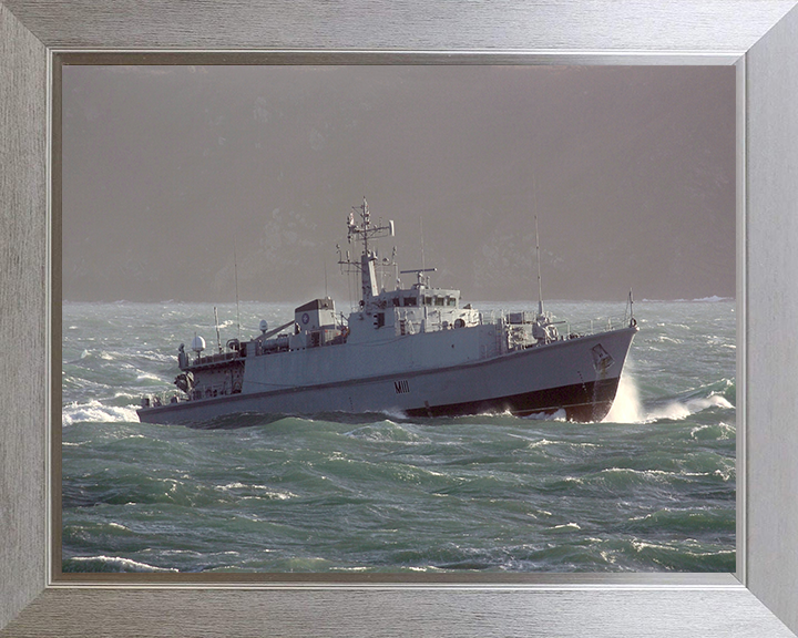 HMS Blyth M111 Royal Navy Sandown class minehunter Photo Print or Framed Print - Hampshire Prints