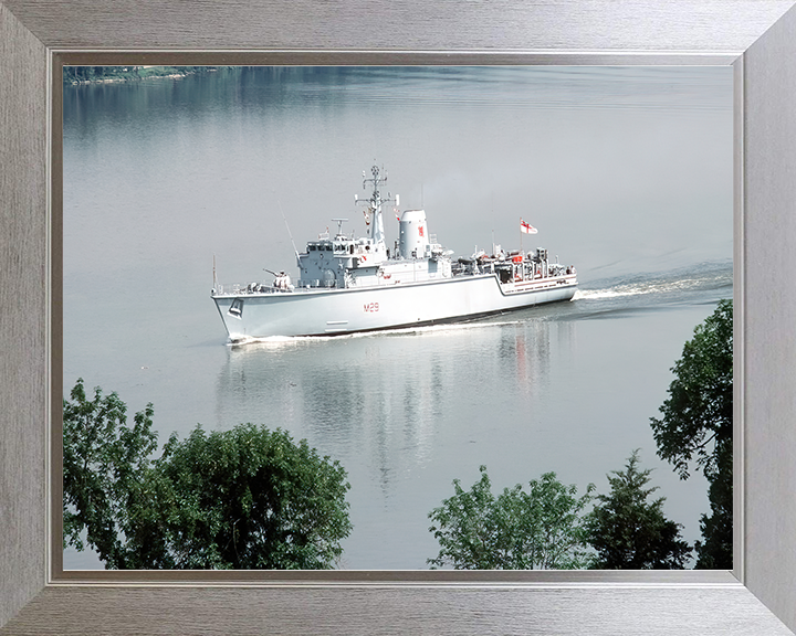 HMS Brecon M29 | Photo Print | Framed Print | Hunt Class | Mine Warfare Vessel | Royal Navy - Hampshire Prints