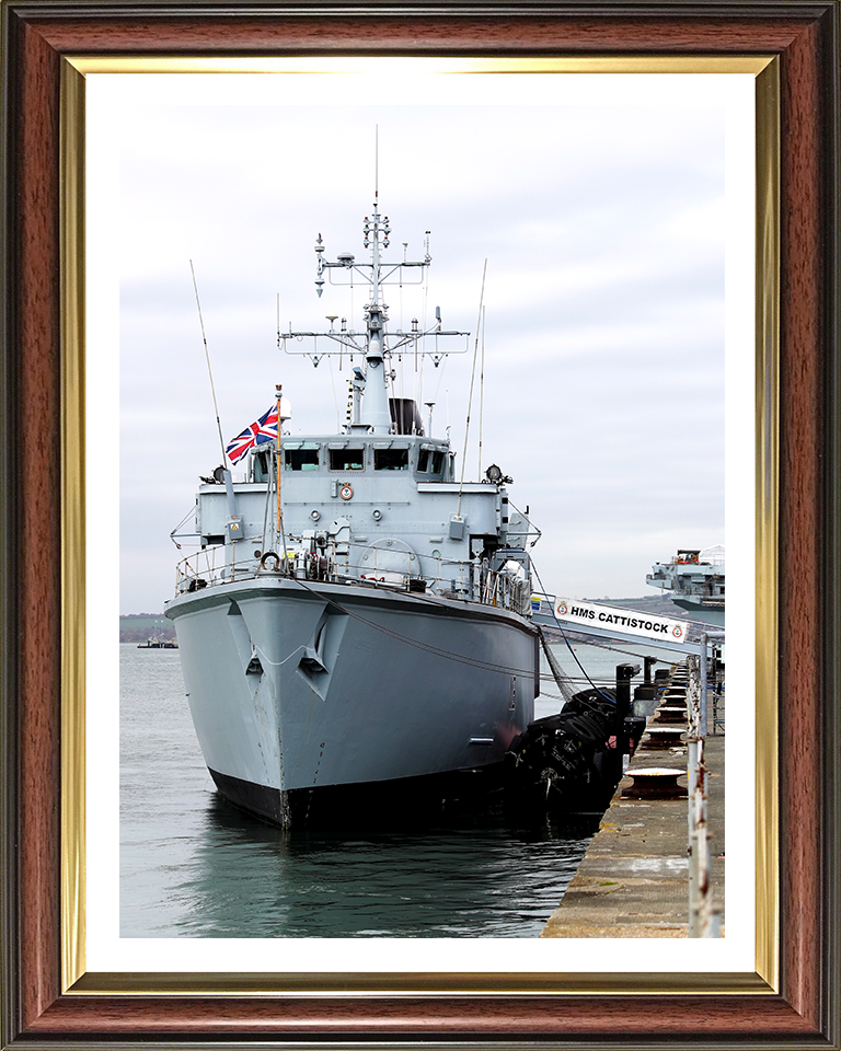 HMS Cattistock M31 Royal Navy Hunt class mine hunter Photo Print or Framed Print - Hampshire Prints