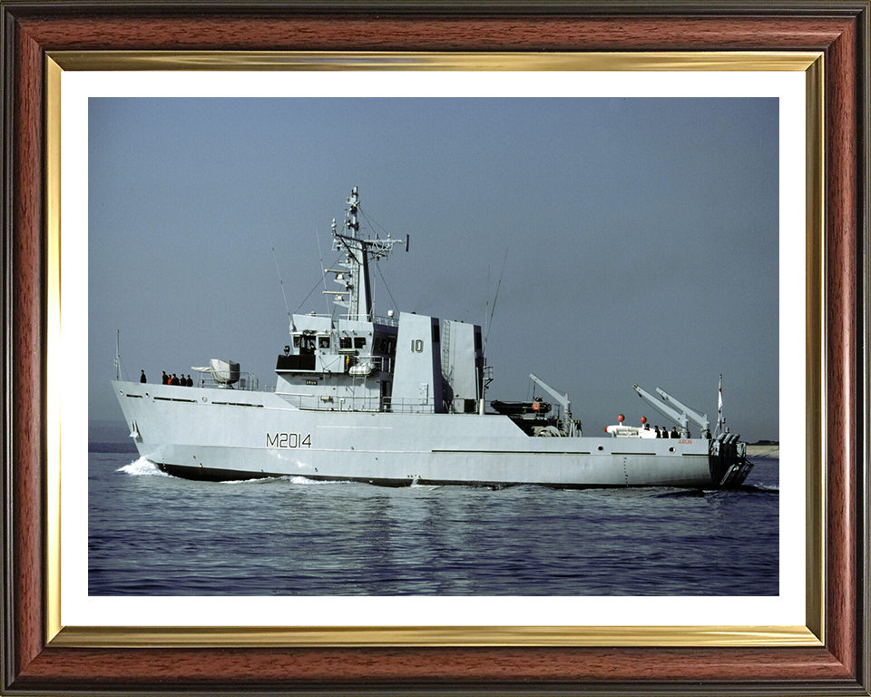 HMS Arun M2014 Royal Navy River class minesweeper Photo Print or Framed Print - Hampshire Prints