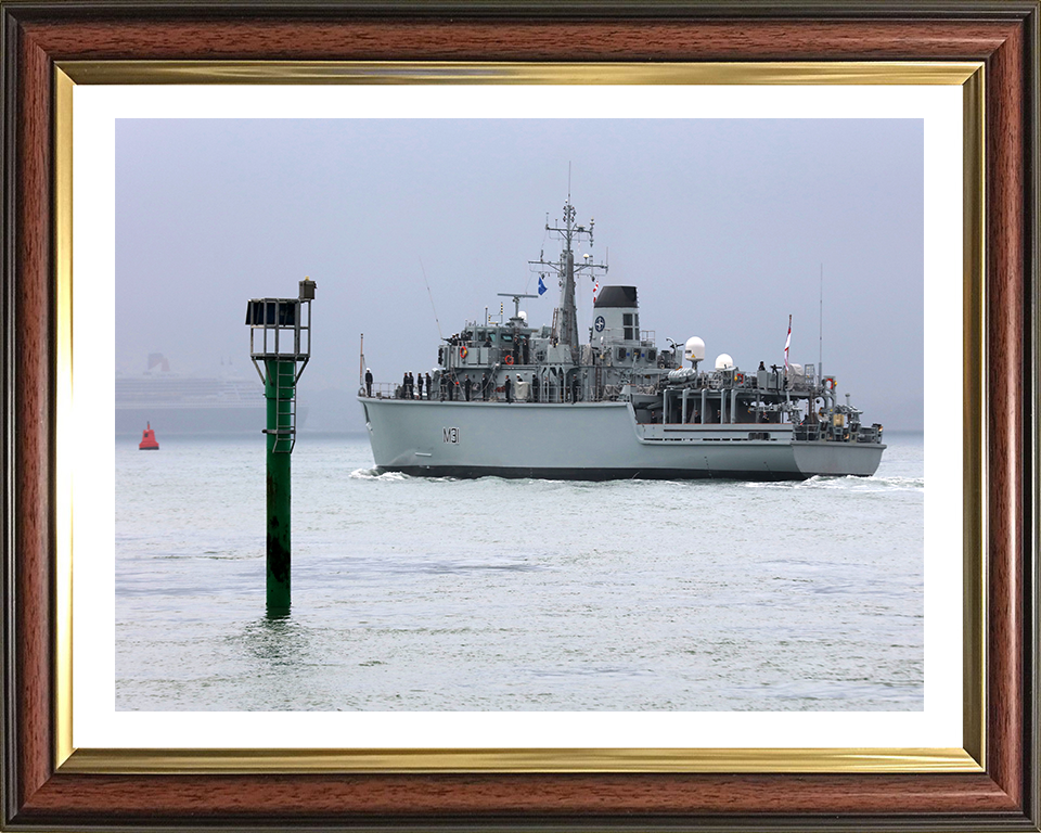 HMS Cattistock M31 Royal Navy Hunt class mine hunter Photo Print or Framed Print - Hampshire Prints