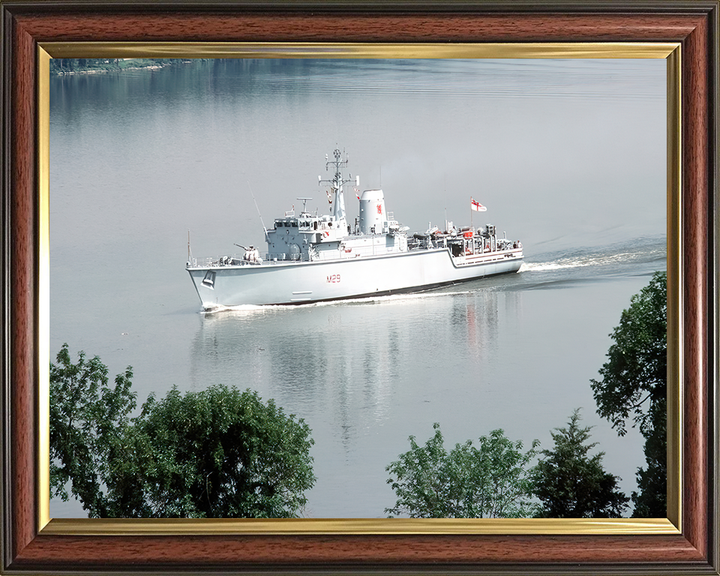 HMS Brecon M29 | Photo Print | Framed Print | Hunt Class | Mine Warfare Vessel | Royal Navy - Hampshire Prints