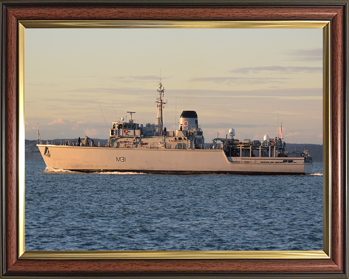 HMS Cattistock M31 Royal Navy Hunt class mine hunter Photo Print or Framed Print - Hampshire Prints