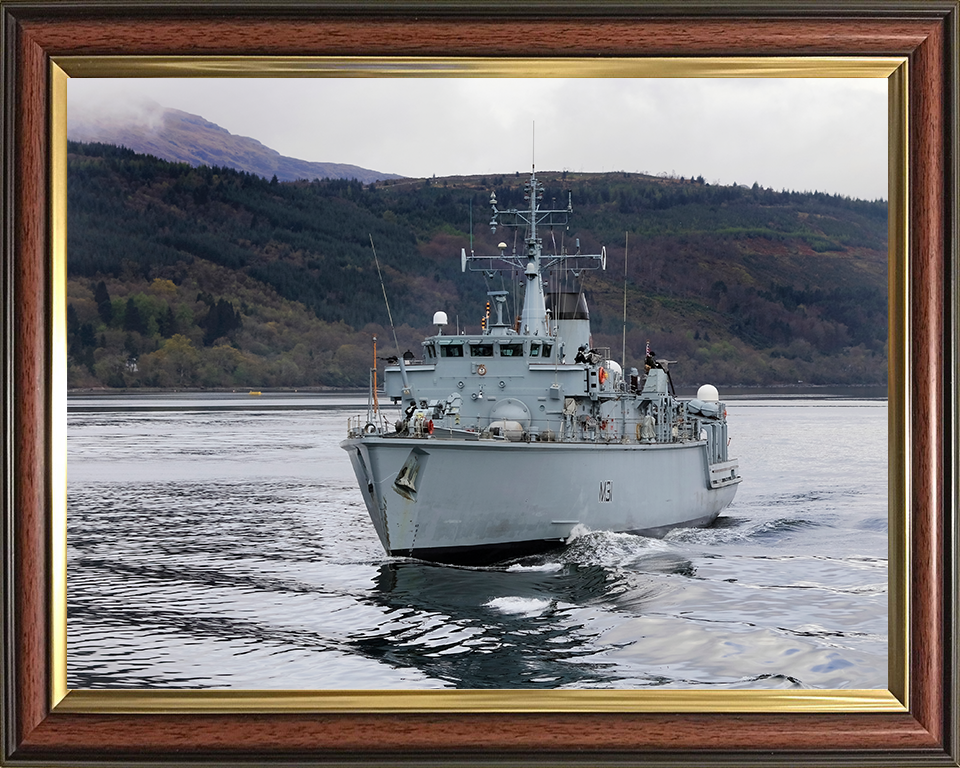 HMS Cattistock M31 | Photo Print | Framed Print | Hunt Class | Minehunter | Royal Navy - Hampshire Prints