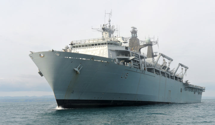 HMS Bulwark L15 Royal Navy Albion class amphibious ship Photo Print or Framed Print - Hampshire Prints