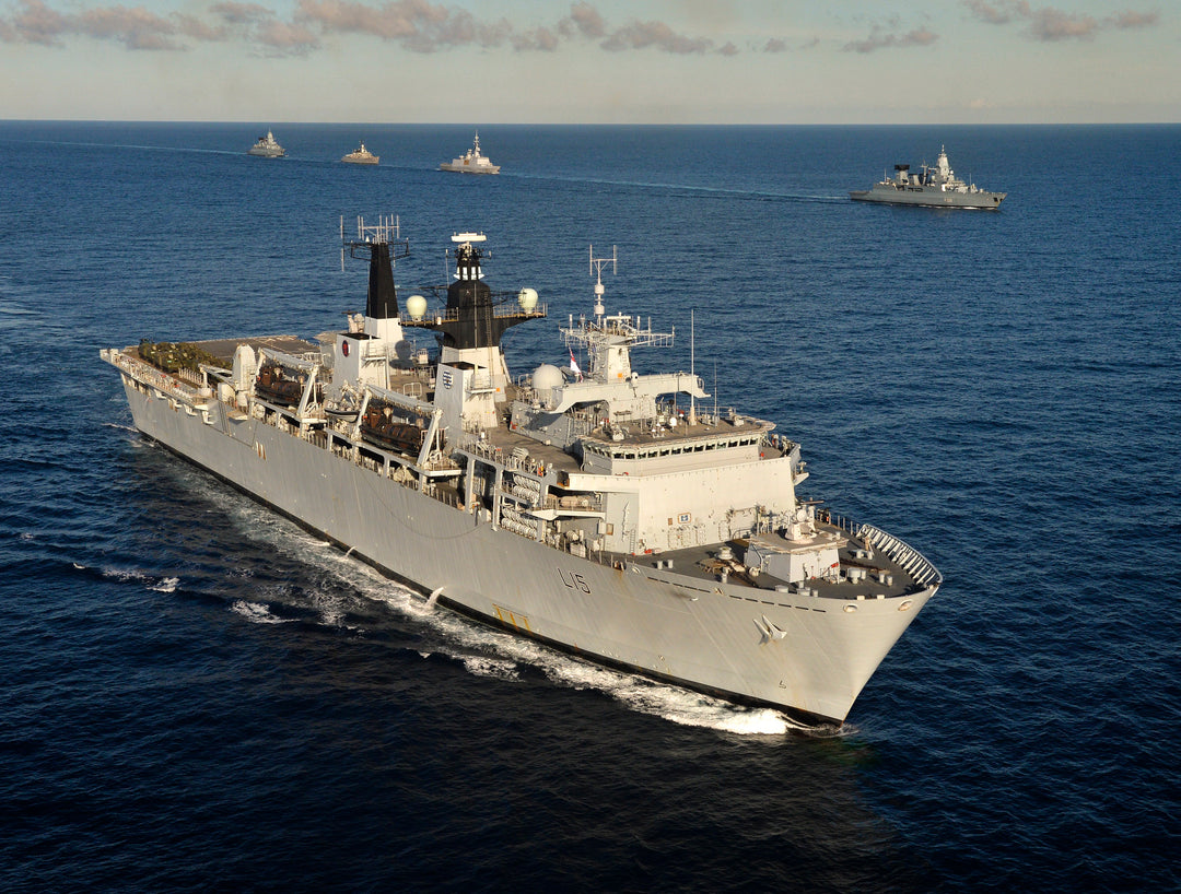 HMS Bulwark L15 Royal Navy Albion class amphibious ship Photo Print or Framed Print - Hampshire Prints